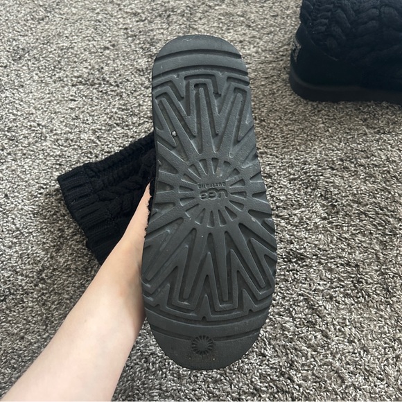 Y2K “UGG Australia” Black Cable Knit Boots with Buckle Style Detailing - Picture 7 of 8